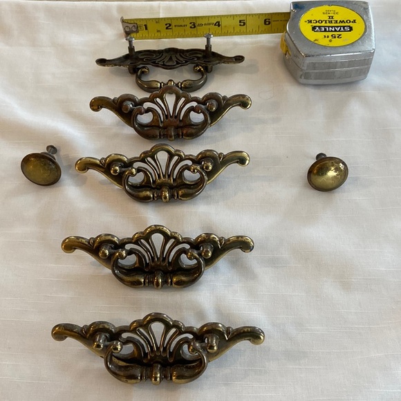 unknown Other Set Of 5 Antique Brass Vintage Drawer Handles And Two